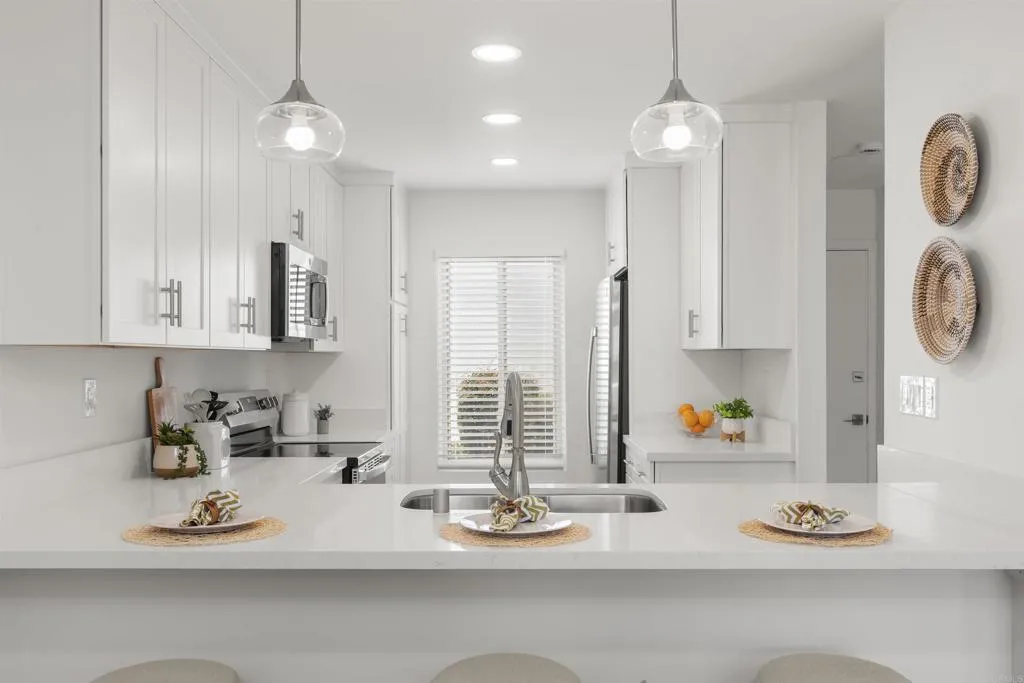https://cdn.realtyfeed.com/cdn/127/306780357/908a1ab2ecbf3d9614699161e9f100be.webp