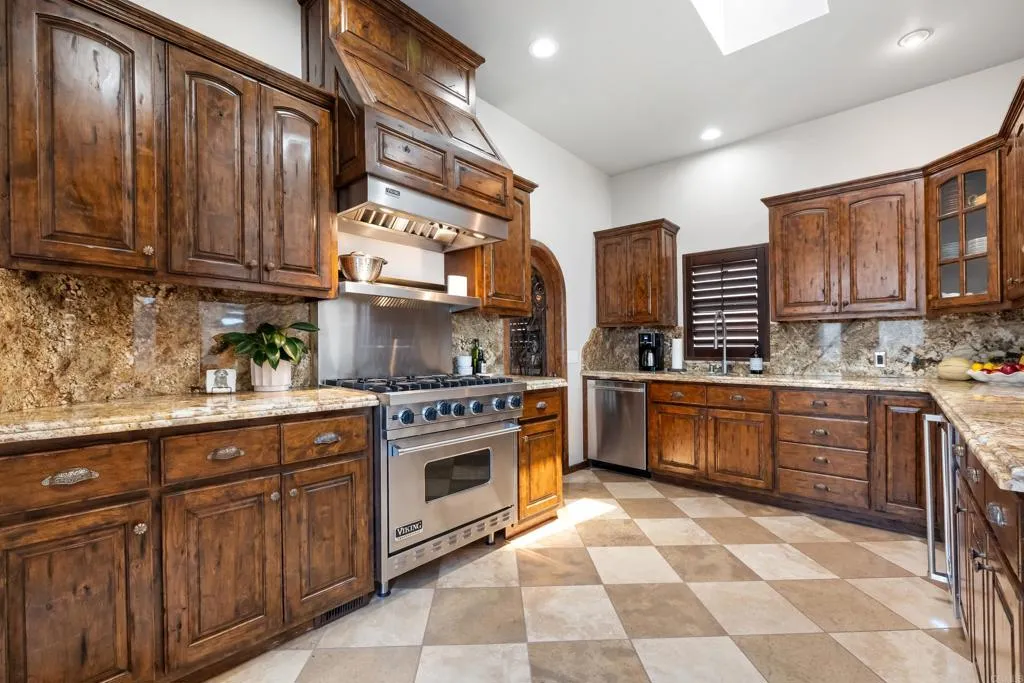 https://cdn.realtyfeed.com/cdn/127/306780388/489e03aea6e61dce401c1a4c33681c9b.webp