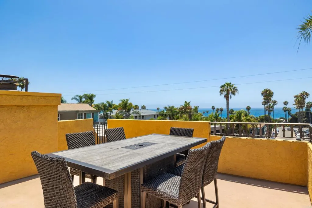 https://cdn.realtyfeed.com/cdn/127/306780388/f9d93084f33ce1447e10f07c732ecc91.webp