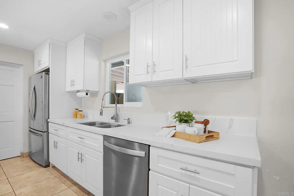 https://cdn.realtyfeed.com/cdn/127/306780399/0d6eecf41ca15675abaaff9727761ca7.webp