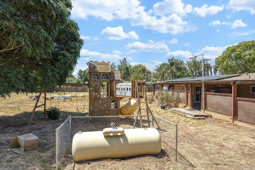 https://cdn.realtyfeed.com/cdn/127/306780399/1e65e8e1a3f4af61c3152ac1c92d1fae.webp