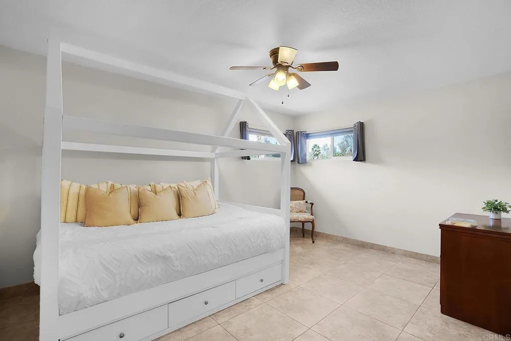 https://cdn.realtyfeed.com/cdn/127/306780399/60ed2f4e1c3c57bf624bdf62dbc16e49.webp