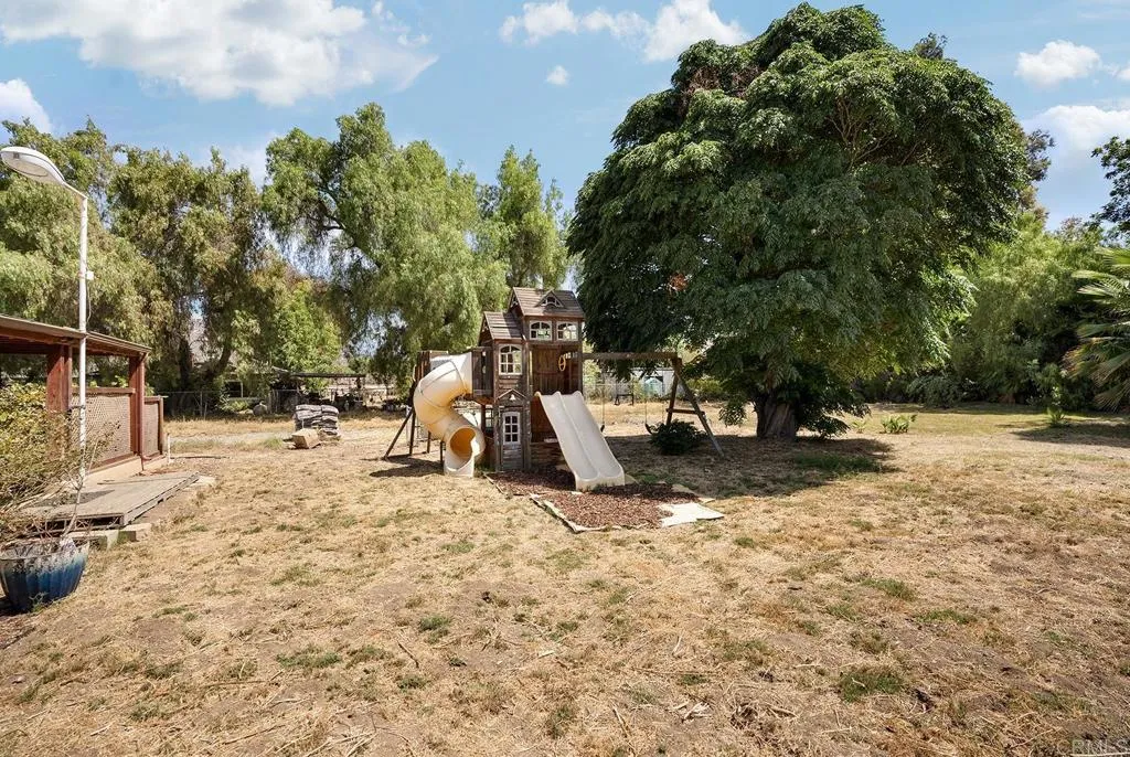 https://cdn.realtyfeed.com/cdn/127/306780399/bb7ca68a9c225604b3cc526e0cebc653.webp