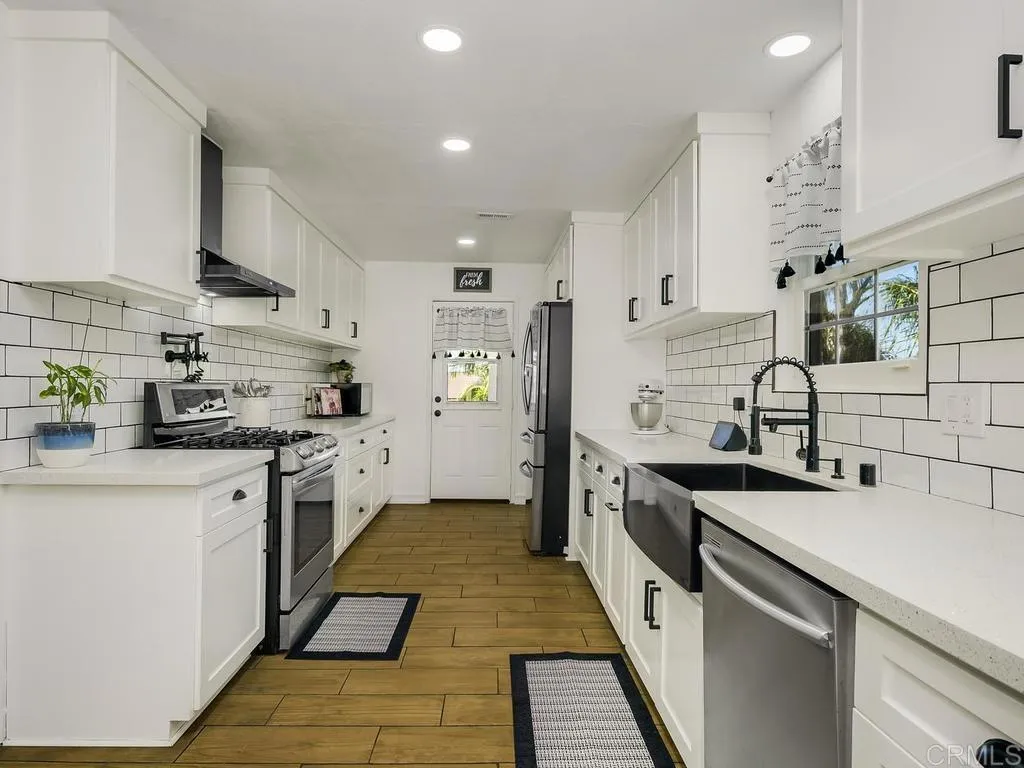 https://cdn.realtyfeed.com/cdn/127/306780438/2e8114b5cb63c0533a1dcc44555135d5.webp
