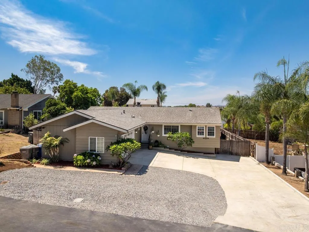 229 Via Oro Verde, Fallbrook, CA 92028 - Main photo, Fallbrook, CA