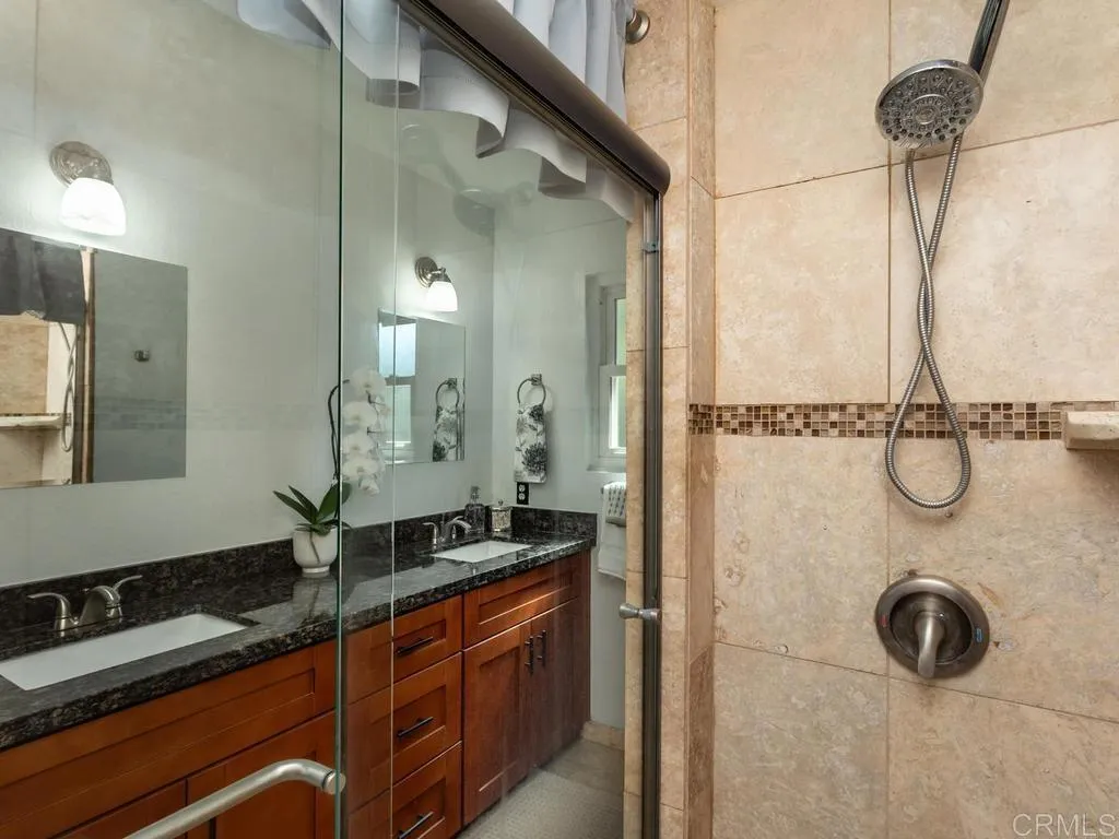 https://cdn.realtyfeed.com/cdn/127/306780438/da1a12eea9a0902cb88ced640ff7d500.webp