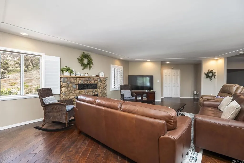 https://cdn.realtyfeed.com/cdn/127/306780454/73931d2139f8919a7948a935653dab6b.webp