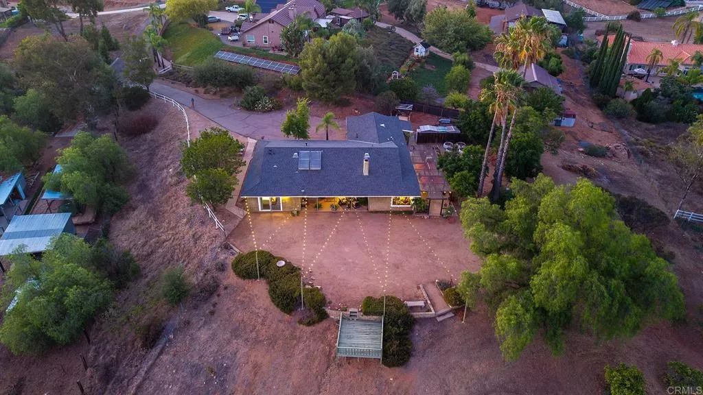 https://cdn.realtyfeed.com/cdn/127/306780493/33efefe12701446b938ed4cbf7a904d5.webp