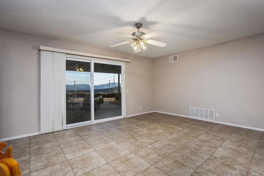 https://cdn.realtyfeed.com/cdn/127/306780493/656d59a3902230d33a3ae62f8b61a332.webp