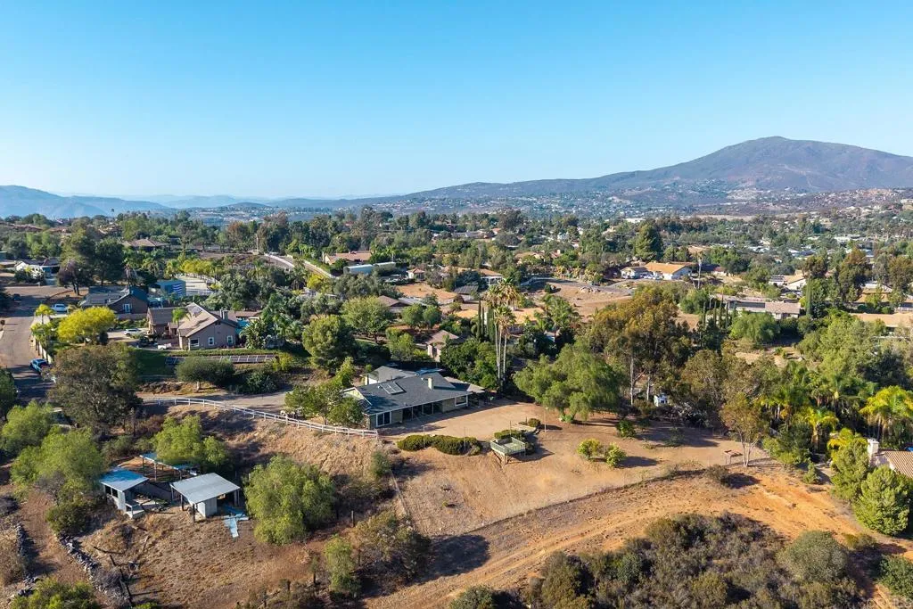 https://cdn.realtyfeed.com/cdn/127/306780493/838e0f01f887ca84d96d6a4862b435f9.webp