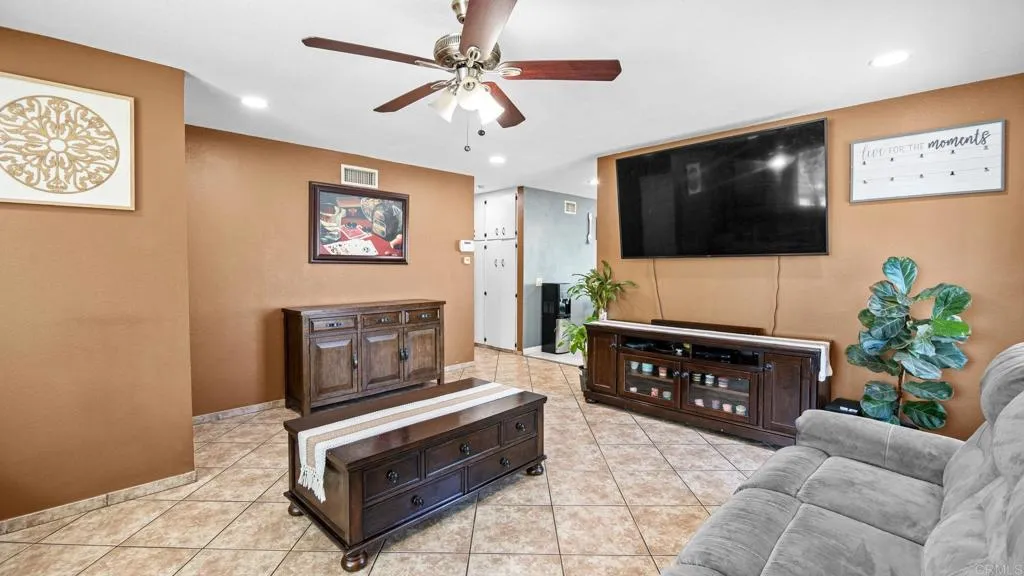 https://cdn.realtyfeed.com/cdn/127/306780500/5df9eafcb1fe76a3c6367124bc077423.webp