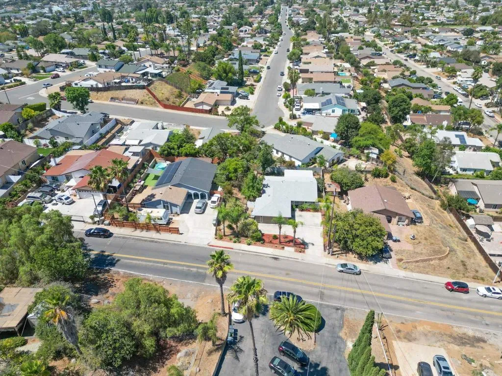 https://cdn.realtyfeed.com/cdn/127/306780500/6478d8cafa25ed65bdace301b3f7f4c5.webp