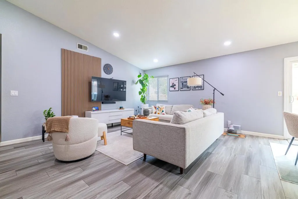 https://cdn.realtyfeed.com/cdn/127/306780514/443f744d6c8283fcae54a7c93f8f46c7.webp