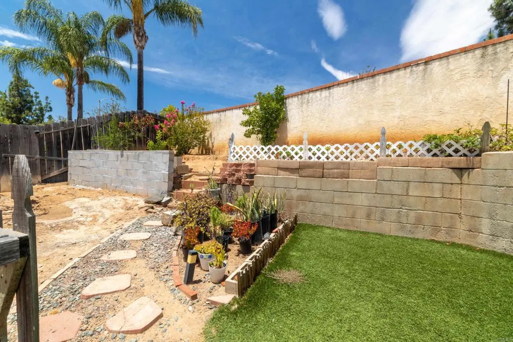 https://cdn.realtyfeed.com/cdn/127/306780514/cfe7b96e8c4bdeb8f879f5c7eaec0e86.webp