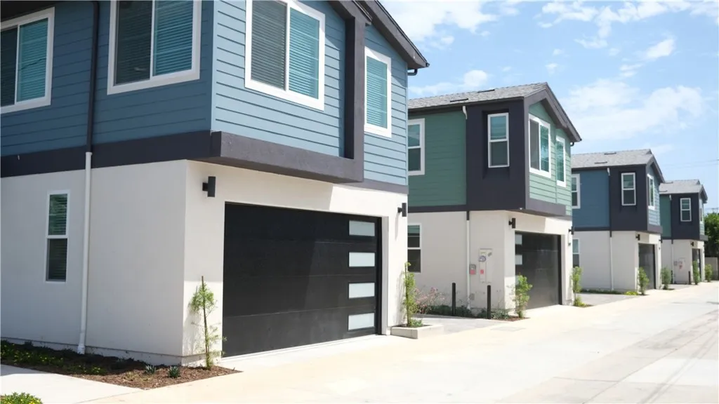 Costa Mesa, CA 92660