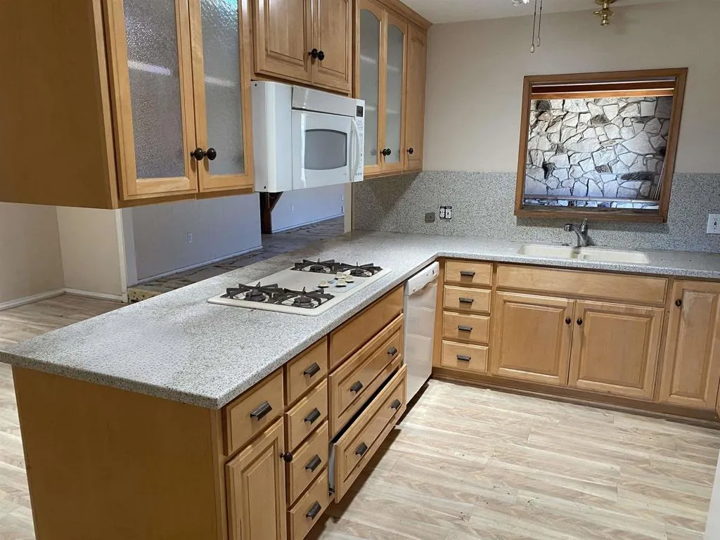 https://cdn.realtyfeed.com/cdn/127/306780605/380dd3f9ba7c96e331e8e0e7a6acb92b.webp
