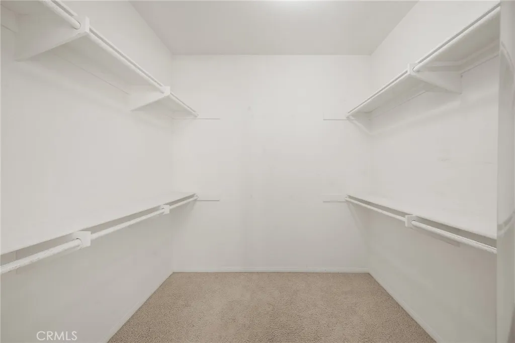 https://cdn.realtyfeed.com/cdn/127/306780626/06eda5d5a914d15a97b40cb1695603f1.webp