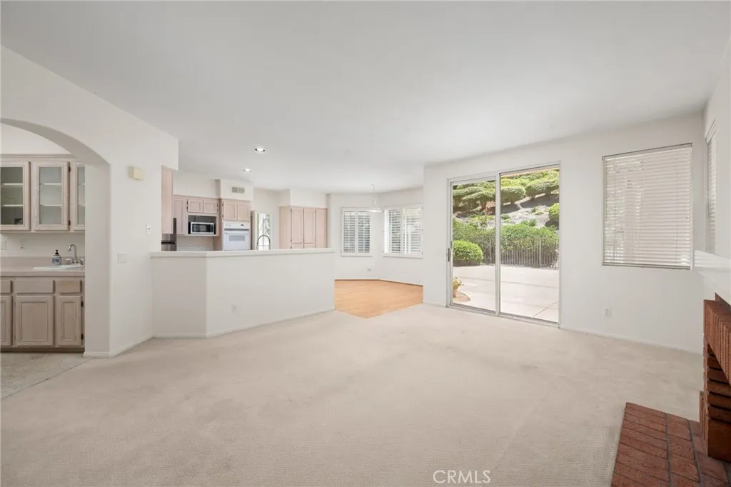https://cdn.realtyfeed.com/cdn/127/306780626/961e7c354886f65a2c4e8c3fbc5ca3d9.webp