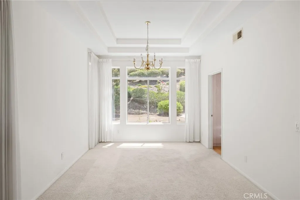 https://cdn.realtyfeed.com/cdn/127/306780626/a8773e23aa6bdcf80ac9eefecd47862a.webp