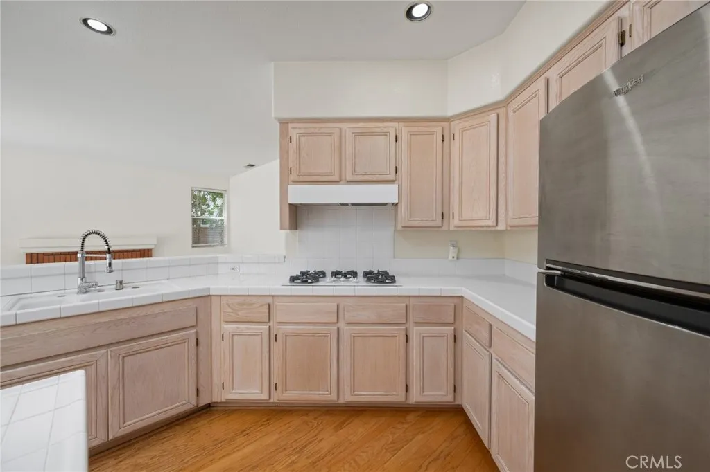 https://cdn.realtyfeed.com/cdn/127/306780626/eaf2574034d0bf70c600cb76d43339e1.webp