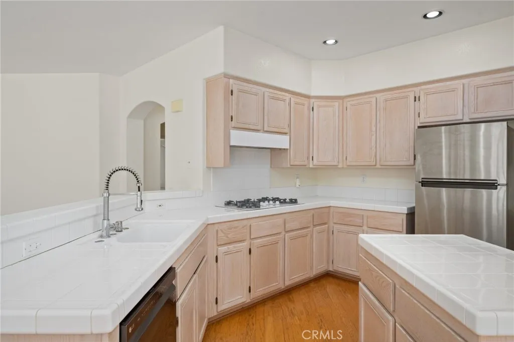 https://cdn.realtyfeed.com/cdn/127/306780626/f84a43f262e0ae678215a7f5b9abddd1.webp