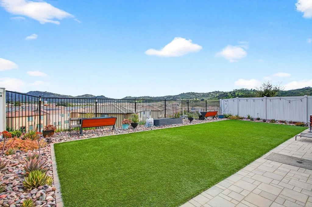 https://cdn.realtyfeed.com/cdn/127/306780662/52e1595b4b51a95a9568ad7cb6adcec7.webp