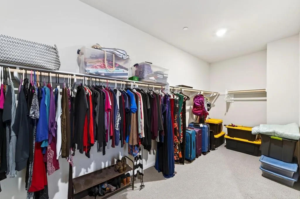 https://cdn.realtyfeed.com/cdn/127/306780662/6ff0e7fd019214211bd1307d6100f04b.webp
