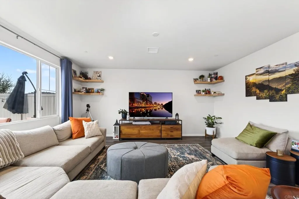 https://cdn.realtyfeed.com/cdn/127/306780662/7d2855baa591a2ed75914c3f5fc1b5d8.webp