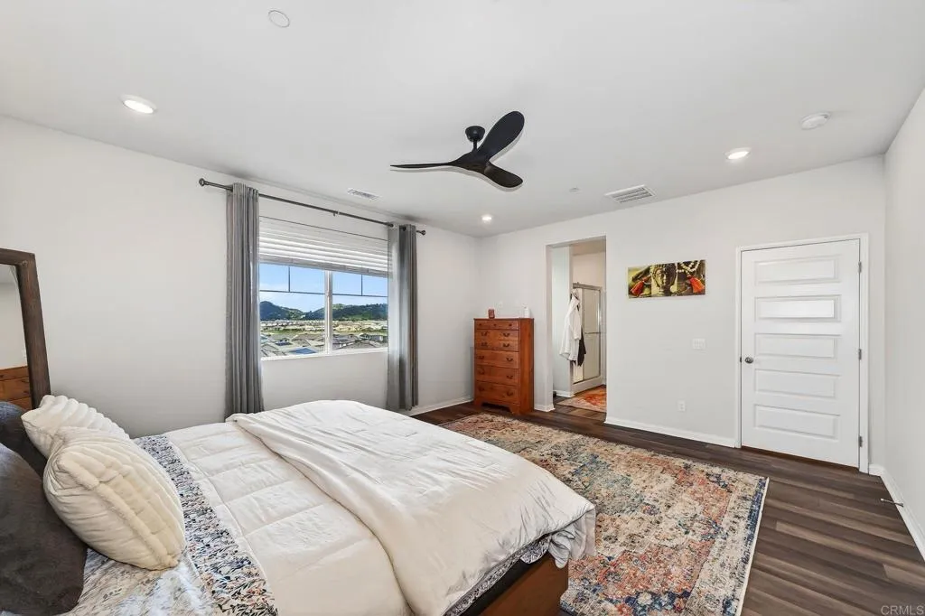 https://cdn.realtyfeed.com/cdn/127/306780662/e7204e48aa532129cf9a7f2dc831ec4c.webp