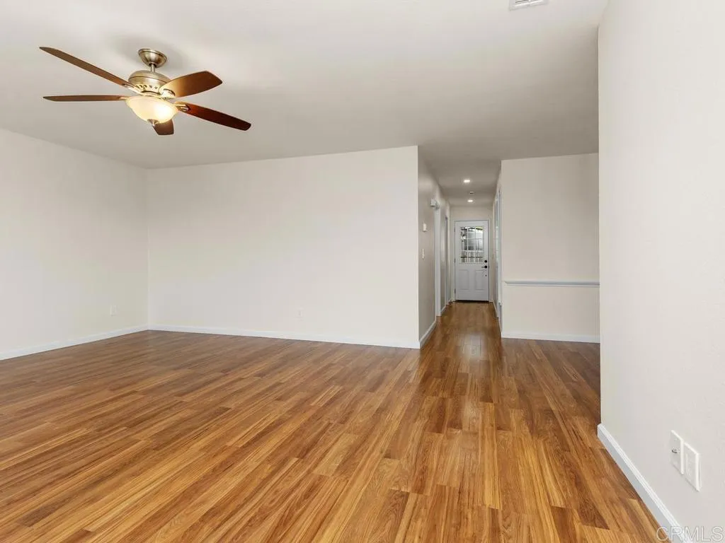 https://cdn.realtyfeed.com/cdn/127/306780671/194b34a51444e24f5c8cec4db04e7af3.webp