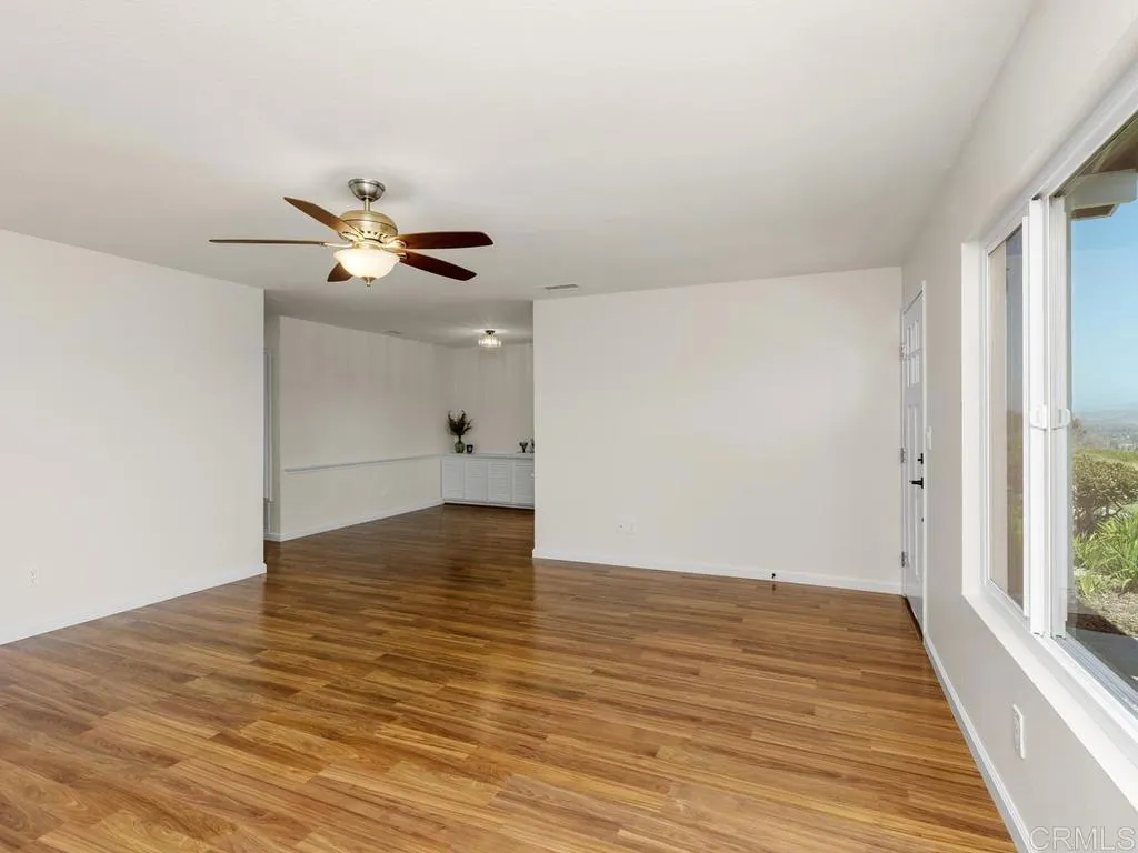 https://cdn.realtyfeed.com/cdn/127/306780671/75bed4489c661beb55e11af70e387e65.webp