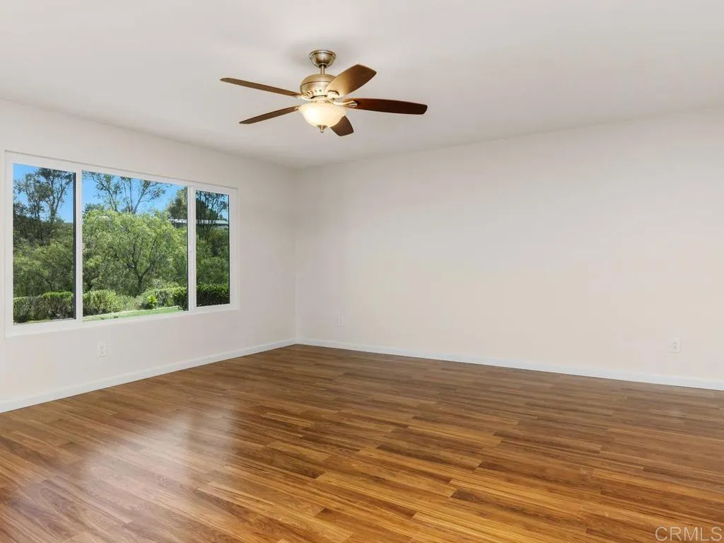 https://cdn.realtyfeed.com/cdn/127/306780671/91aeb0c3f1d449d8c3a70f5c038a8e6a.webp
