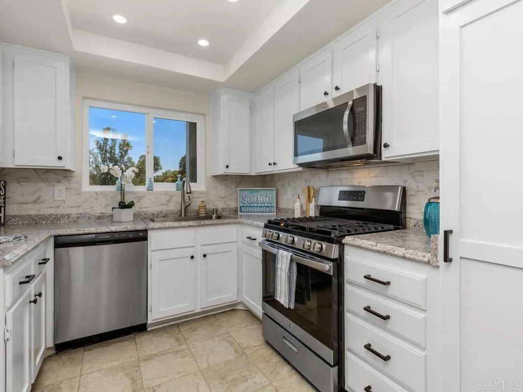 https://cdn.realtyfeed.com/cdn/127/306780671/991ba73560e61fed7aebe2412017fb47.webp