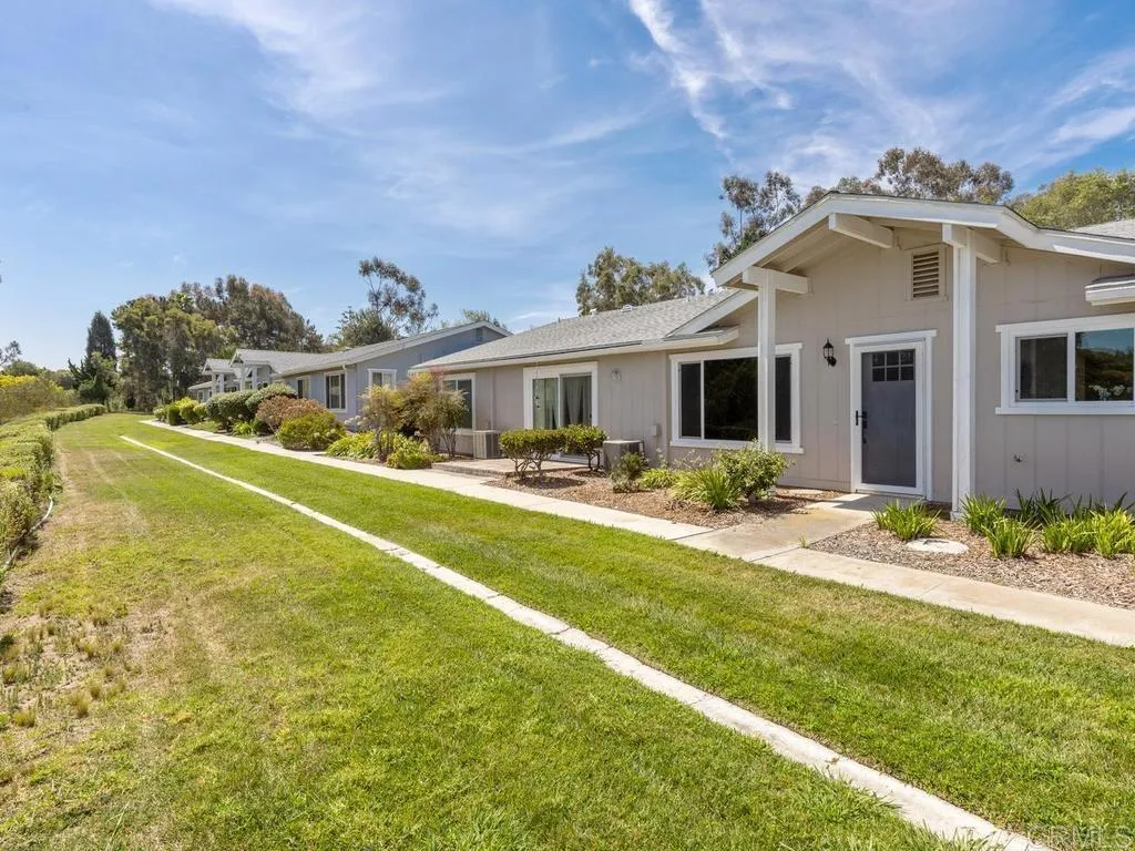 https://cdn.realtyfeed.com/cdn/127/306780671/a4453db5347c3718164c5ef7ace71ab1.webp