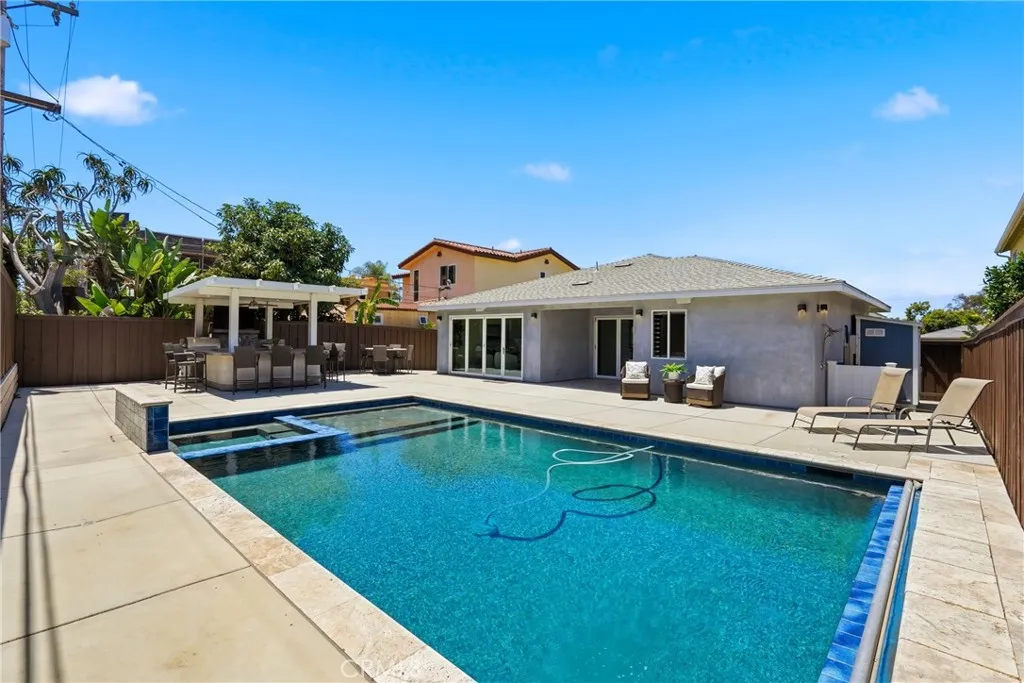 https://cdn.realtyfeed.com/cdn/127/306780682/061001af584eda38e15eeb7612ea04ff.webp