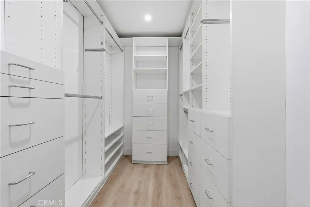 https://cdn.realtyfeed.com/cdn/127/306780682/56588726721bb9cfe099f534f84baf96.webp