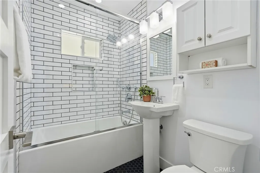 https://cdn.realtyfeed.com/cdn/127/306780682/ad50137dadbb512f2d14e57b5a3f8b69.webp