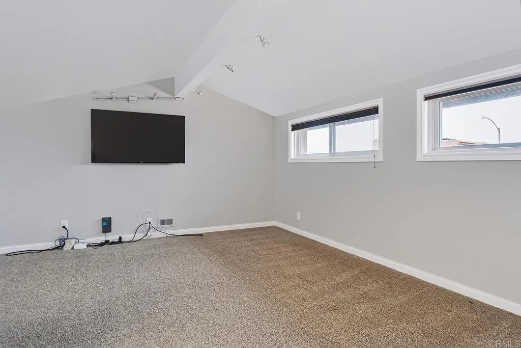 https://cdn.realtyfeed.com/cdn/127/306780685/72e8b7bb5d03e78018674d34b7c03125.webp
