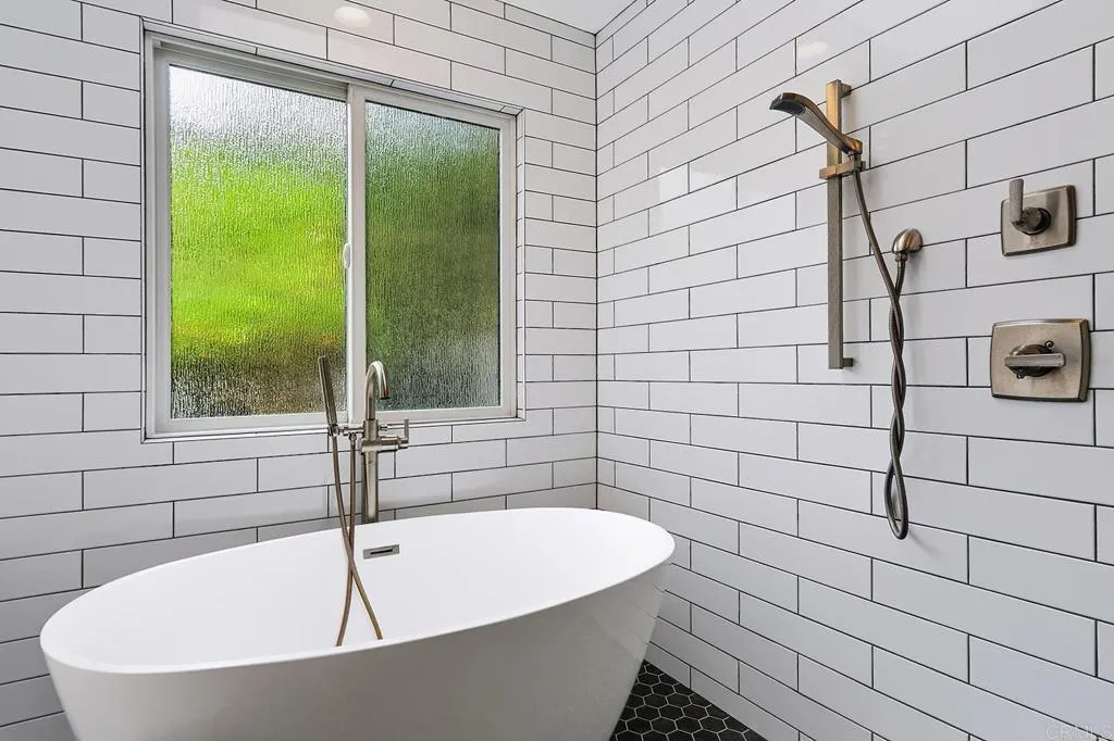 https://cdn.realtyfeed.com/cdn/127/306780685/89b552bb8287790bb1ea7a1391e9bf93.webp