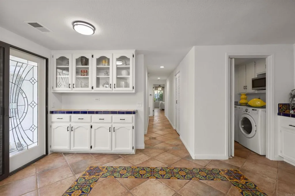 https://cdn.realtyfeed.com/cdn/127/306780716/18a7e6195204b17535dcf85f3b11e9d5.webp