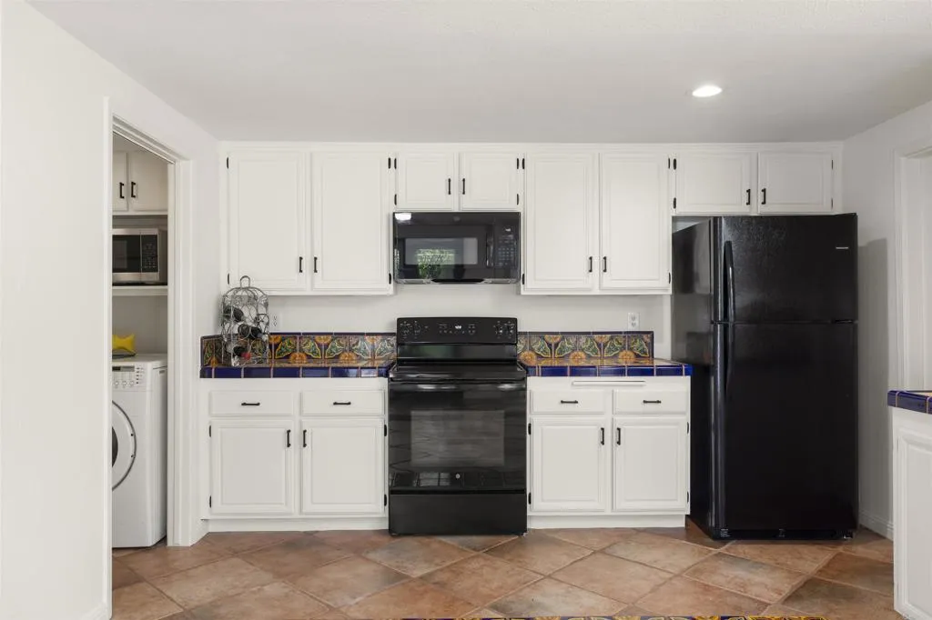https://cdn.realtyfeed.com/cdn/127/306780716/518d007c5f397da3a0da8e0a7f56823c.webp
