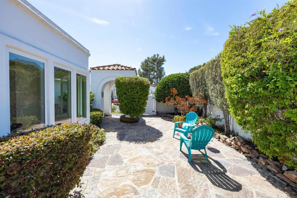 https://cdn.realtyfeed.com/cdn/127/306780716/6cf3da3eaa325d3cb65cecdcf357e03a.webp