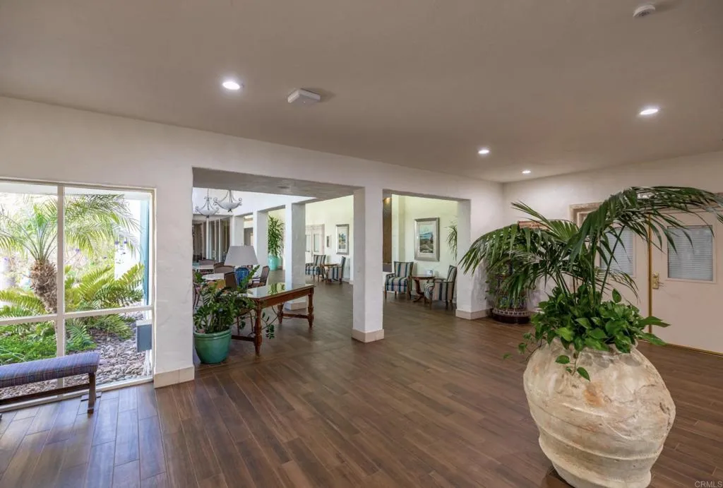 https://cdn.realtyfeed.com/cdn/127/306780716/88ccd358072e245b6cf2f5d949e7ced1.webp