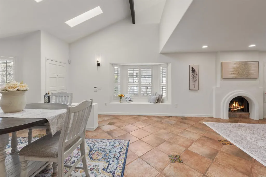https://cdn.realtyfeed.com/cdn/127/306780716/cbd61be22383d353dc3a9fdcc50c8c67.webp
