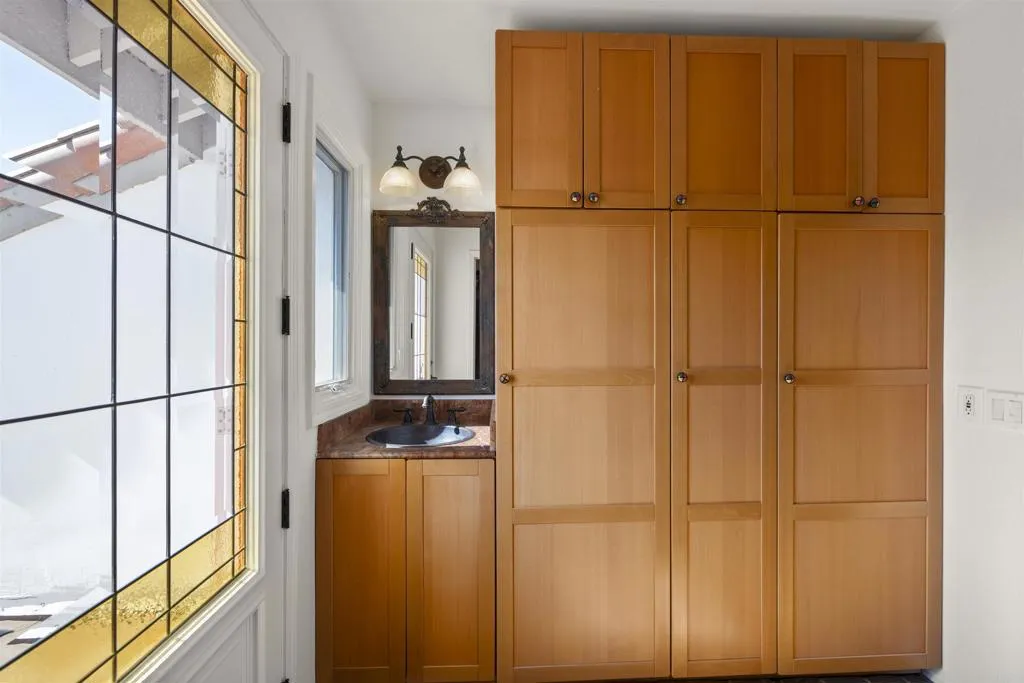 https://cdn.realtyfeed.com/cdn/127/306780716/fe8d475880038ab40197efaa6f6c4aa6.webp