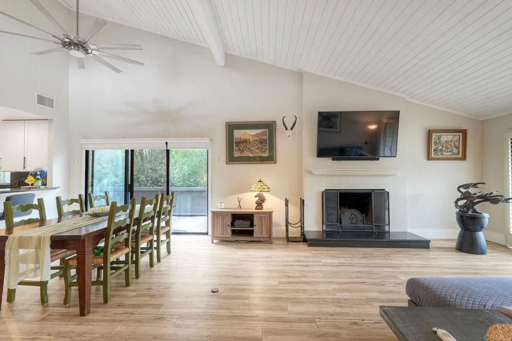 https://cdn.realtyfeed.com/cdn/127/306780718/ad80f91692f677d5f87c138ae9b160c7.webp