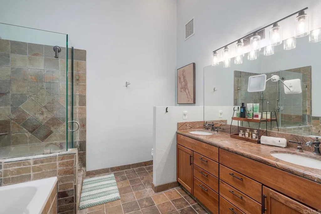 https://cdn.realtyfeed.com/cdn/127/306780718/d1c60bf8b90e02d340b6949ad668e0b6.webp