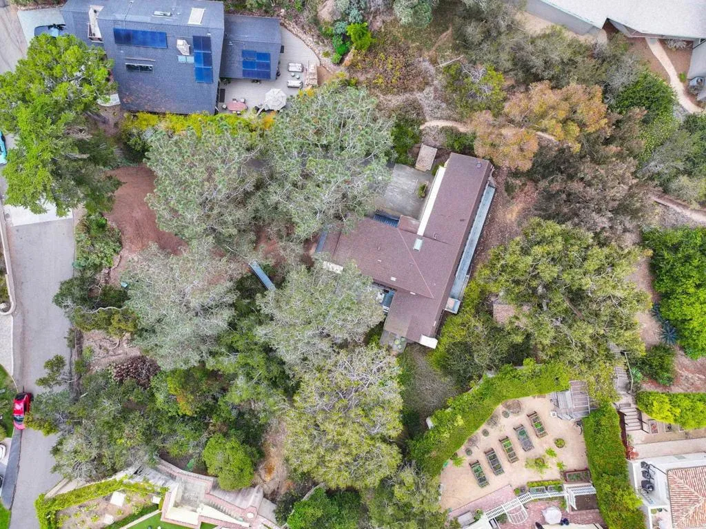 https://cdn.realtyfeed.com/cdn/127/306780743/4482fa7854bc733327e13b8bbf0fe1aa.webp