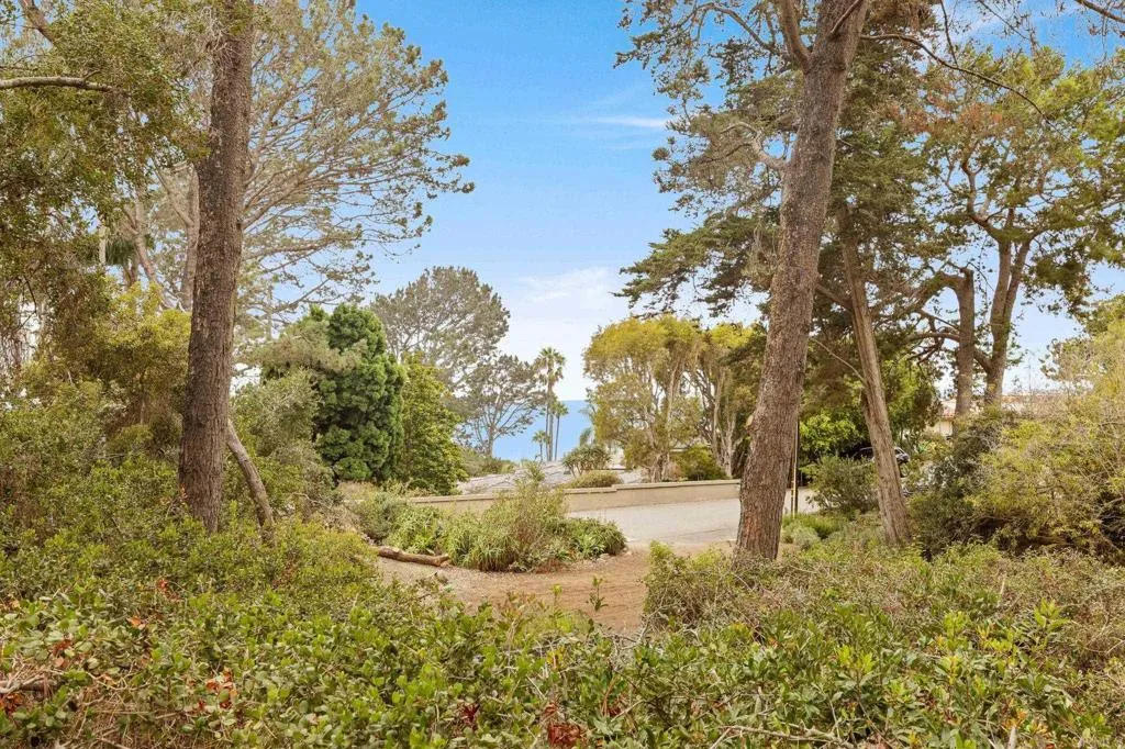 https://cdn.realtyfeed.com/cdn/127/306780743/499596a2a3e154a5cbf3f90630a12391.webp
