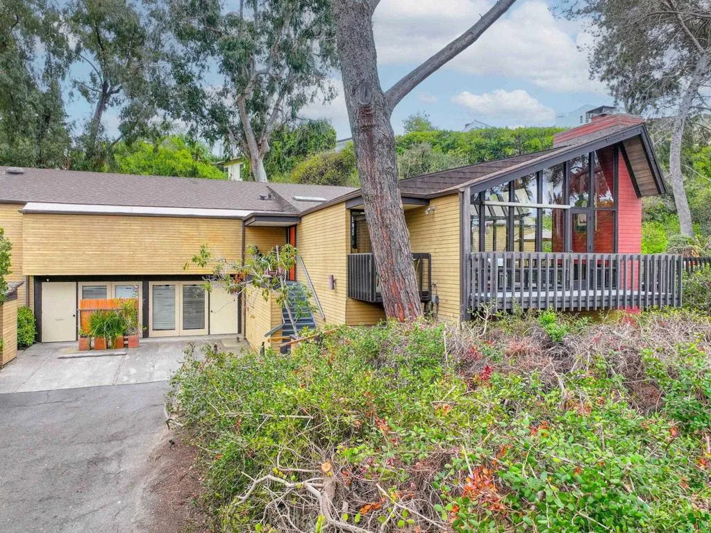 https://cdn.realtyfeed.com/cdn/127/306780743/6b0ceb61618277cad79a8a39fdc88d7e.webp